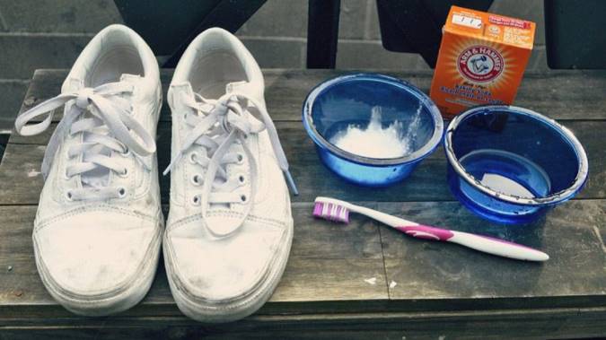 توصیه‌ها مهم برای تمیز کردن کفش سفید
